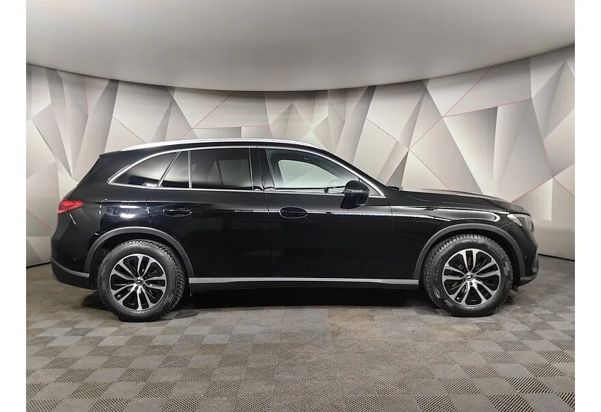 Mercedes-Benz GLC 200 4MATIC 9G-TRONIC (204 л.с.) Черный в АВИЛОН. Слайд №6