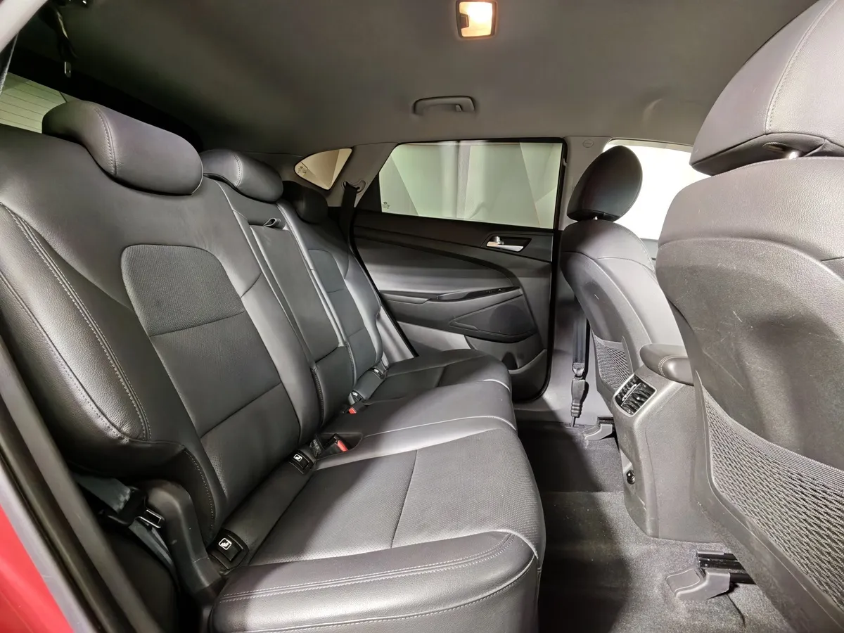 Hyundai Tucson 2.0 (150 л.с.) MPi-6AT-4WD Dynamic Красный в АВИЛОН. Слайд №16