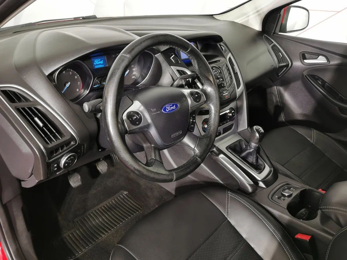 Ford Focus 1.6 Ti-VCT MT (125 л.с.) SYNC Edition Красный в АВИЛОН. Слайд №18
