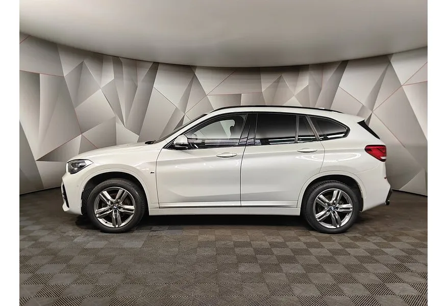 BMW X1 18d xDrive AT (150 л.с.) Белый в АВИЛОН. Слайд №2