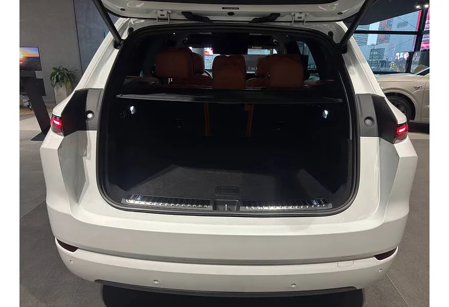 Li Auto L7 1.5 AT 4WD (449 л.с.) Pro Белый в АВИЛОН. Слайд №15