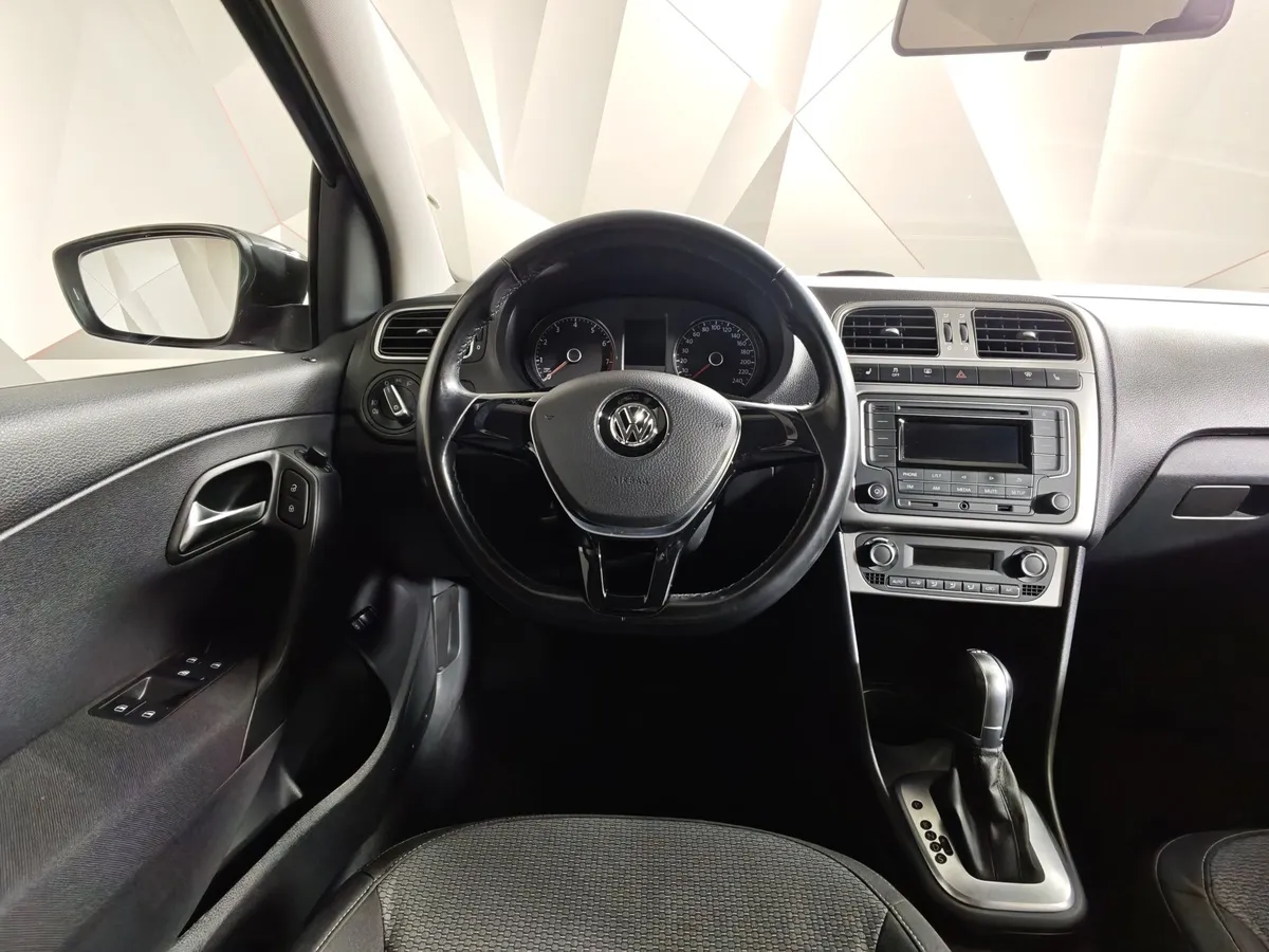 Volkswagen Polo 1.6 MPI AT (110 л.с.) Drive Черный в АВИЛОН. Слайд №20