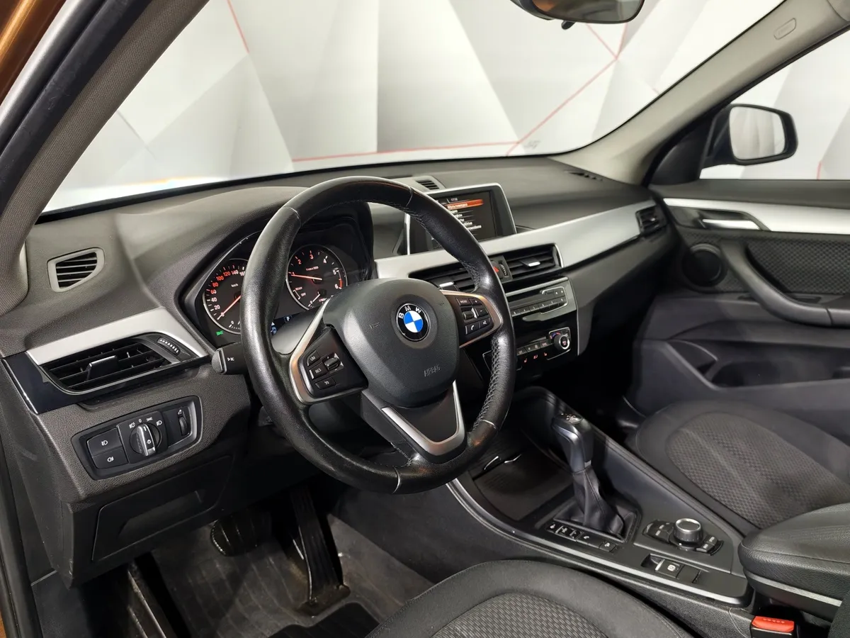 BMW X1 20d xDrive AT (190 л.с.) Advantage Коричневый в АВИЛОН. Слайд №12
