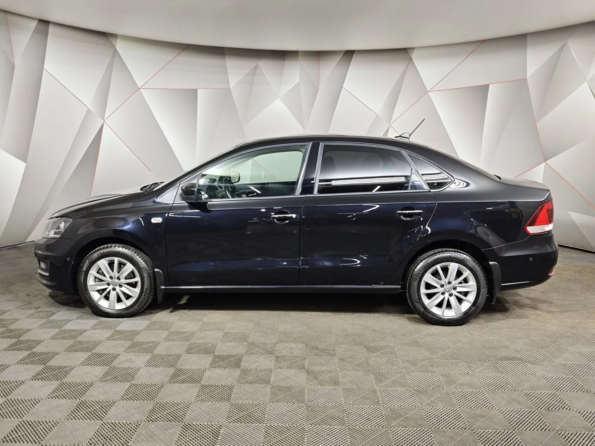 Volkswagen Polo 1.6 MPI AT (110 л.с.) Drive Черный в АВИЛОН. Слайд №5
