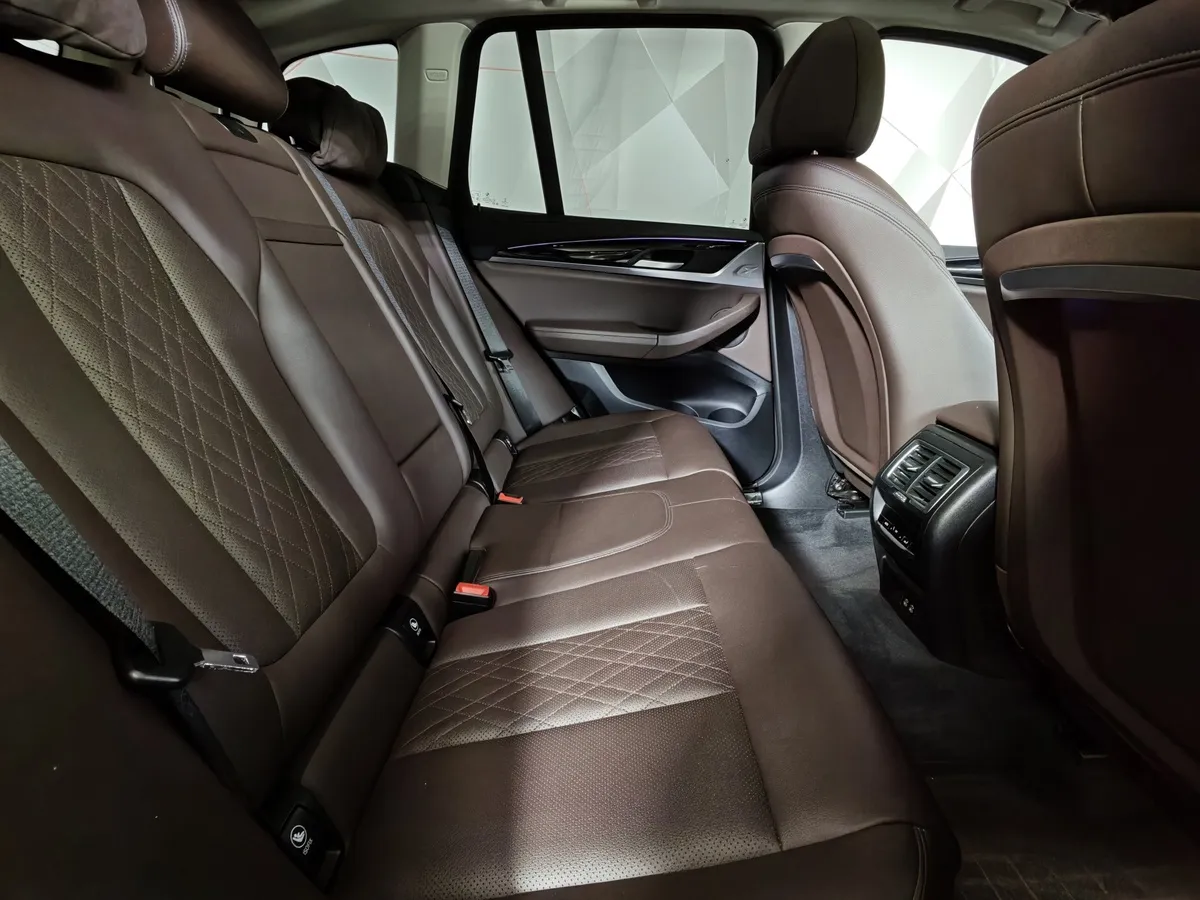BMW X3 xDrive20i AT (184 л.с.) Черный в АВИЛОН. Слайд №14