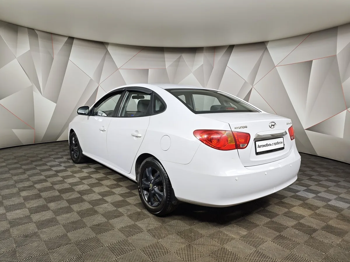 Hyundai Elantra 1.6 AT (122 л.с.) Белый в АВИЛОН. Слайд №4