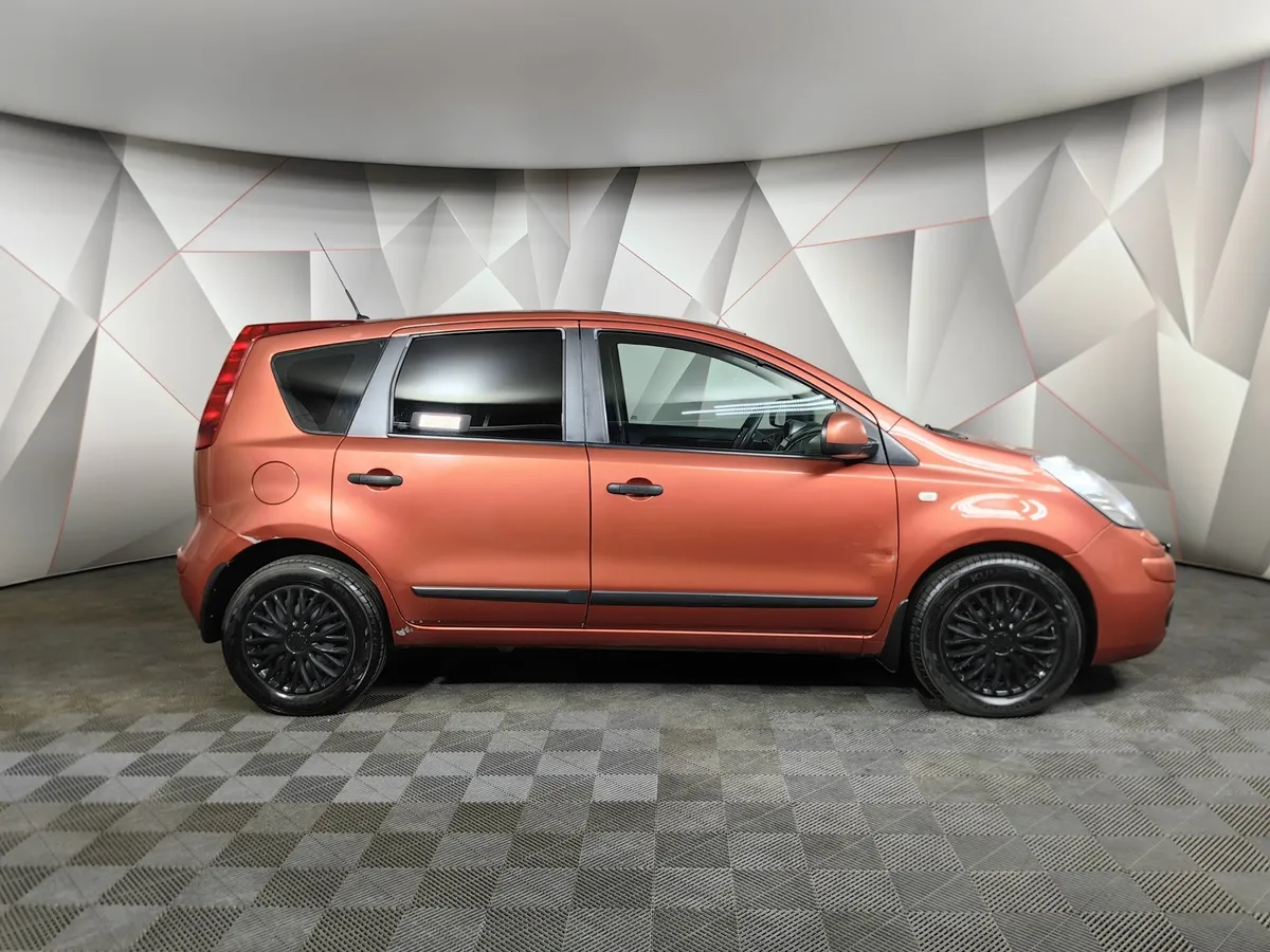 Nissan Note 1.6 AT (110 л.с.) Оранжевый в АВИЛОН. Слайд №6