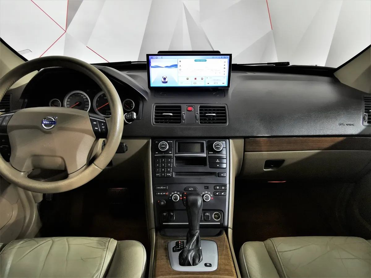 Volvo XC90 2.5 T5 Geartronic AWD (5 мест) (210 л.с.) Коричневый в АВИЛОН. Слайд №13