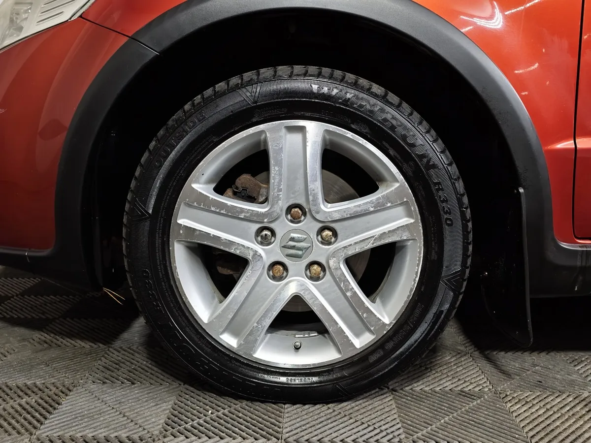 Suzuki SX4 1.6 MT (107 л.с.) Оранжевый в АВИЛОН. Слайд №9