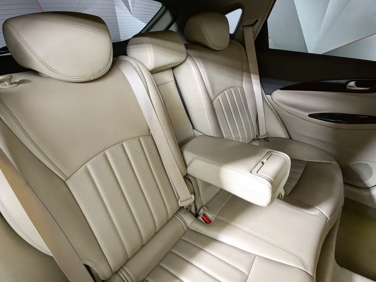 Infiniti QX50 2.5 AT AWD (222 л.с.) Красный в АВИЛОН. Слайд №17