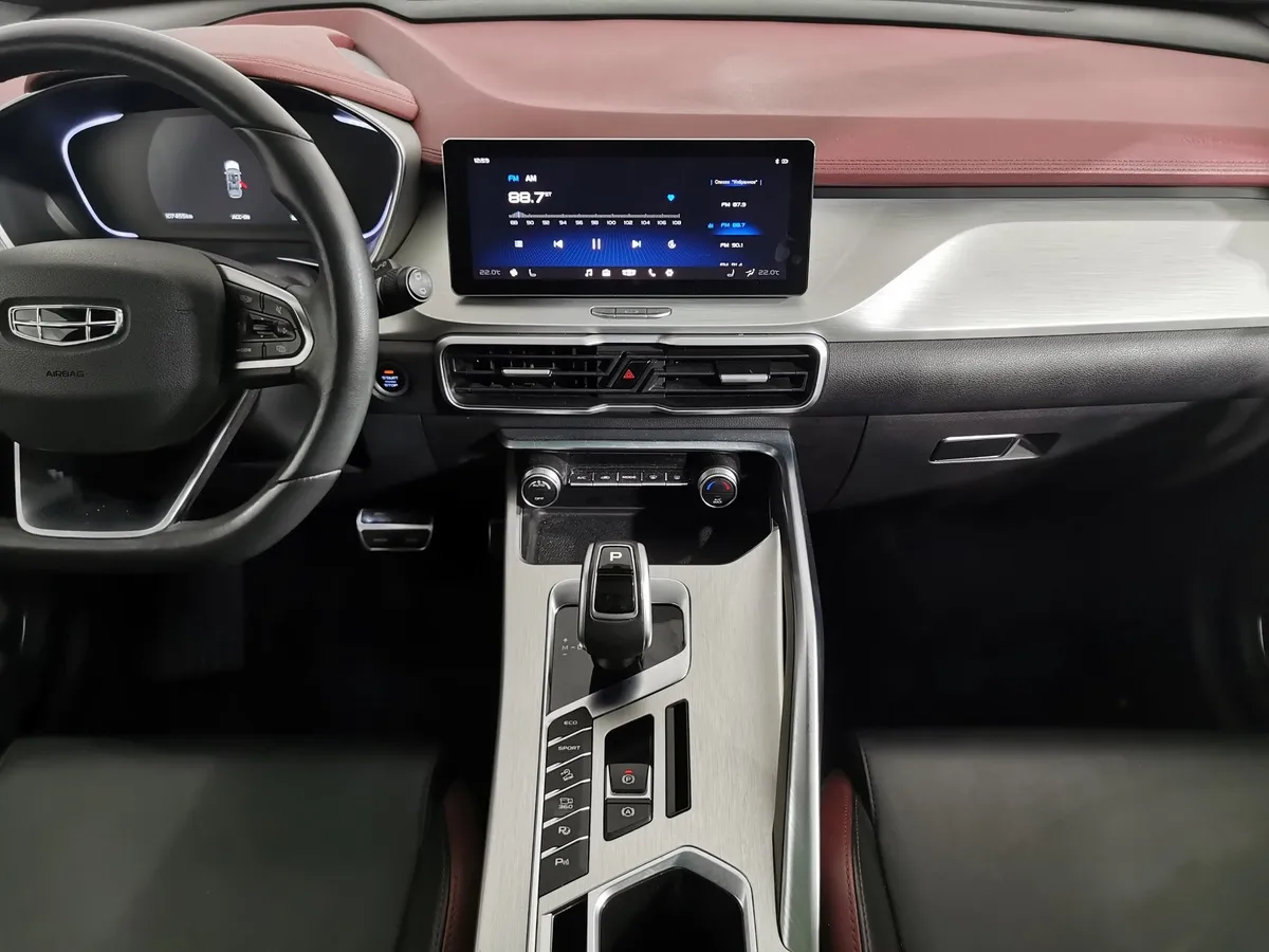 Geely Coolray 1.5T 7DCT 2WD (150 л.с.) Flagship Sport Серый в АВИЛОН. Слайд №13