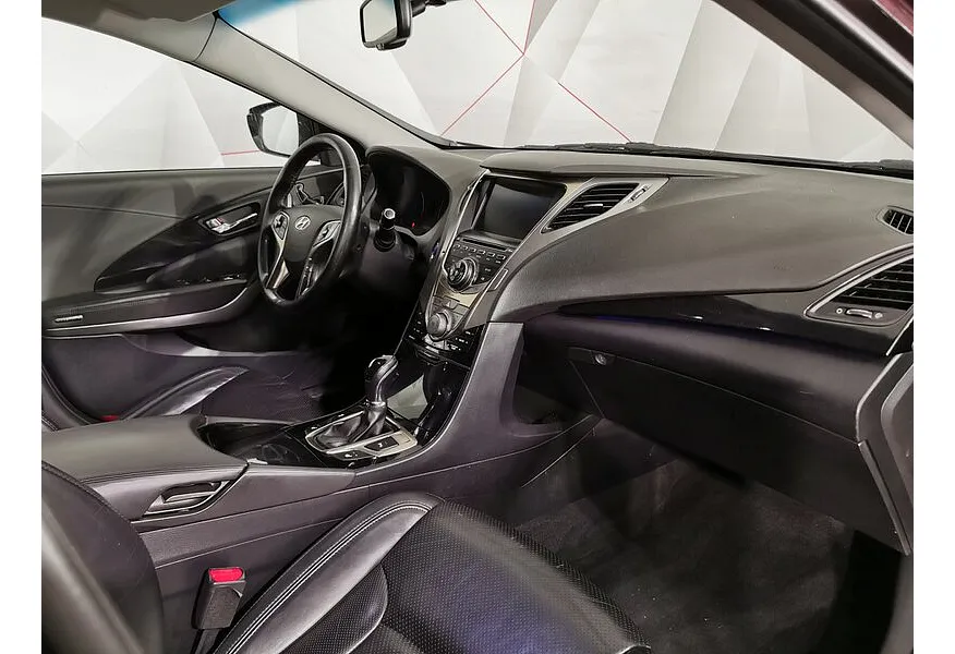 Hyundai Grandeur 3.0 AT (250 л.с.) Elegance Красный в АВИЛОН. Слайд №13