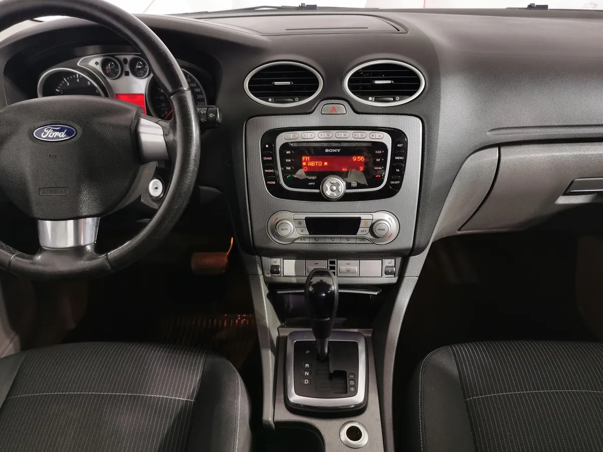 Ford Focus 1.6 AT (101 л.с.) Titanium Фиолетовый в АВИЛОН. Слайд №12