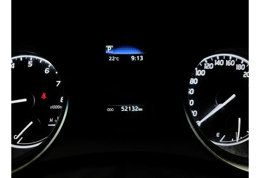 Toyota Camry 2.5 AT (206 л.с.) Ultimate Белый в АВИЛОН. Слайд №18