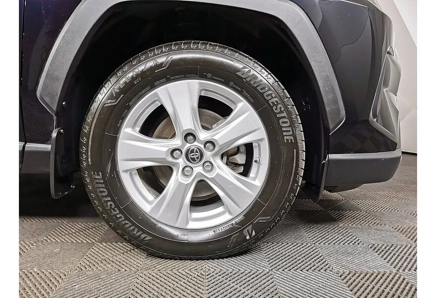 Toyota RAV4 2.0i MT (149 л.с.) Черный в АВИЛОН. Слайд №9