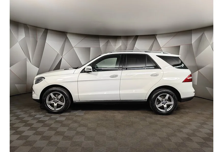 Mercedes-Benz M-Класс ML 300 BlueEfficiency 7G-Tronic Plus 4Matic (249 л.с.) Белый в АВИЛОН. Слайд №5