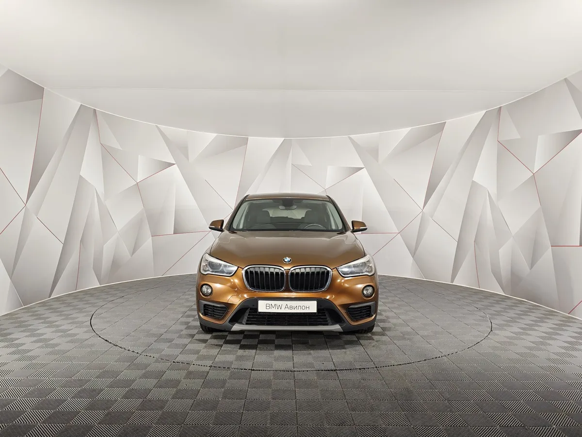 BMW X1 20d xDrive AT (190 л.с.) Advantage Коричневый в АВИЛОН. Слайд №3