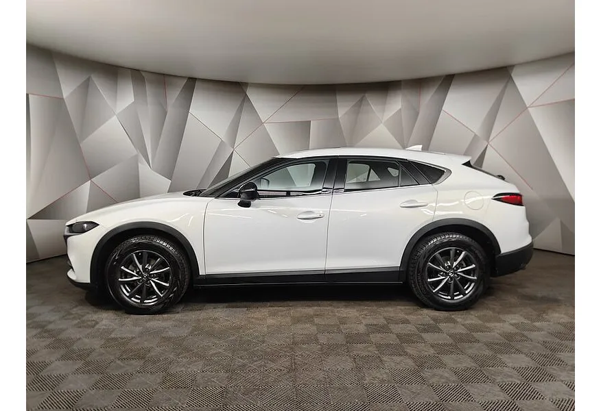 Mazda CX-4 2.0 AT (158 л.с.) High Белый в АВИЛОН. Слайд №5