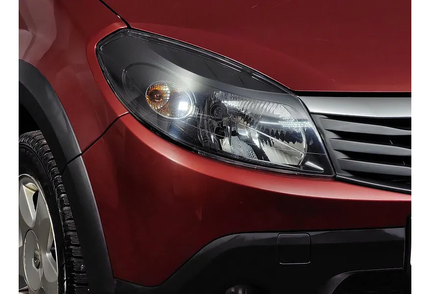 Renault Sandero 1.6 MT (84 л.с.) Stepway Красный в АВИЛОН. Слайд №10