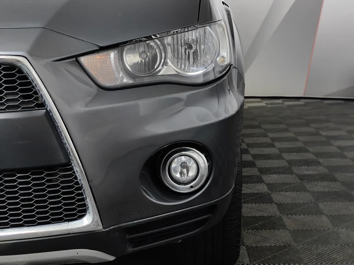 Mitsubishi Outlander 2.0 CVT 4WD (147 л.с.) Серый в АВИЛОН. Слайд №10