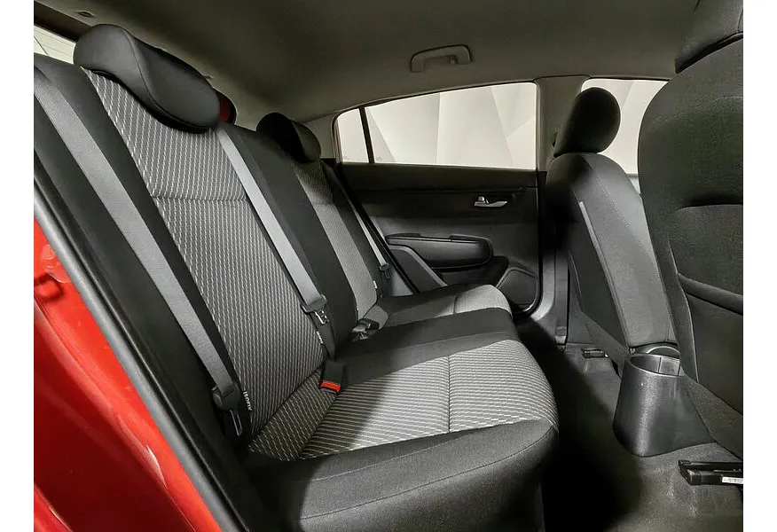 Kia Rio X-Line 1.6 AT (123 л.с.) Красный в АВИЛОН. Слайд №16