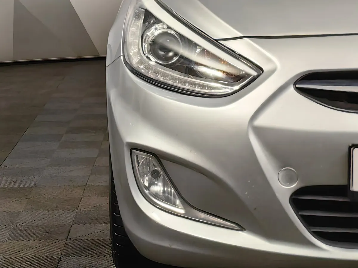 Hyundai Solaris 1.6 MT (123 л.с.) Classic + AC Серебристый в АВИЛОН. Слайд №10
