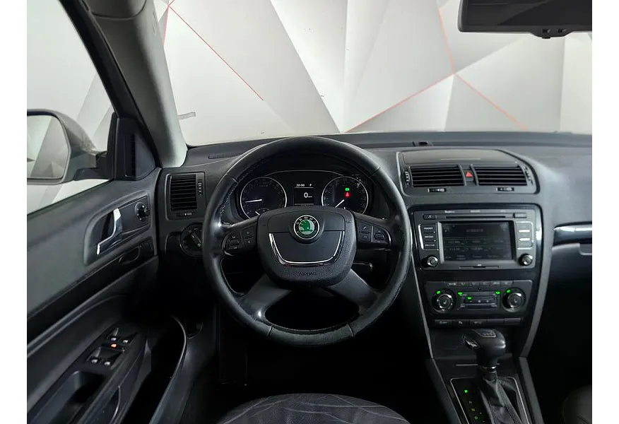 Skoda Octavia 2.0 TDI DSG (140 л.с.) Серый в АВИЛОН. Слайд №17