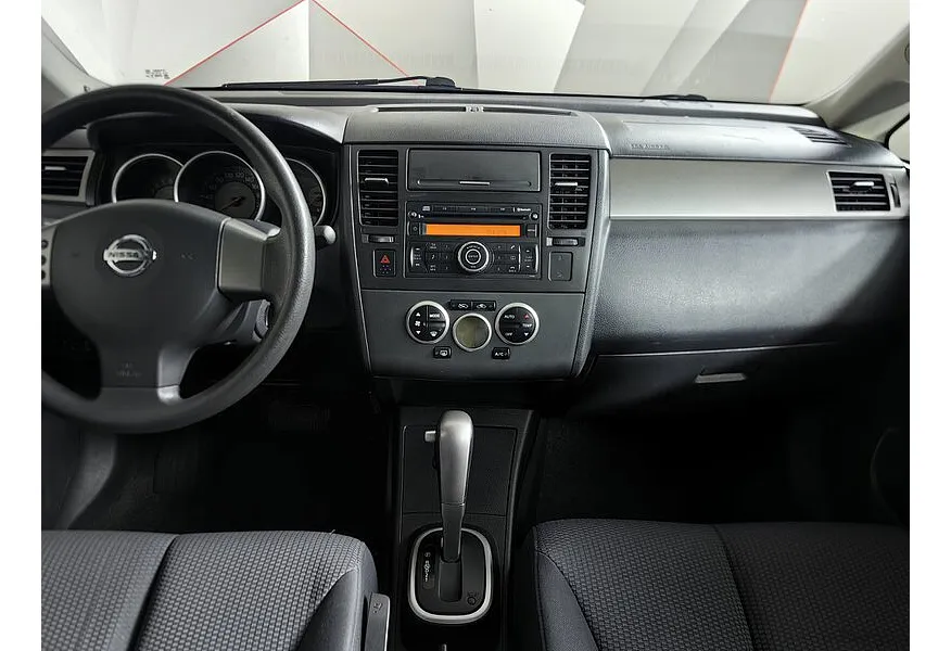 Nissan Tiida 1.6 AT (110 л.с.) Черный в АВИЛОН. Слайд №14