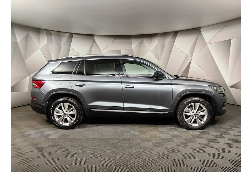 Skoda Kodiaq 2.0 TDI DSG 4X4 (150 л.с.) Серый в АВИЛОН. Слайд №6