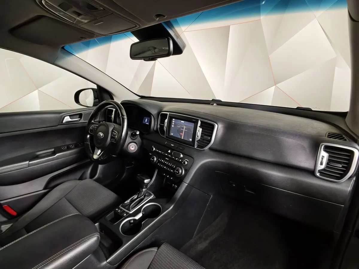 Kia Sportage 2.0 AT (150 л.с.) Luxe Черный в АВИЛОН. Слайд №13
