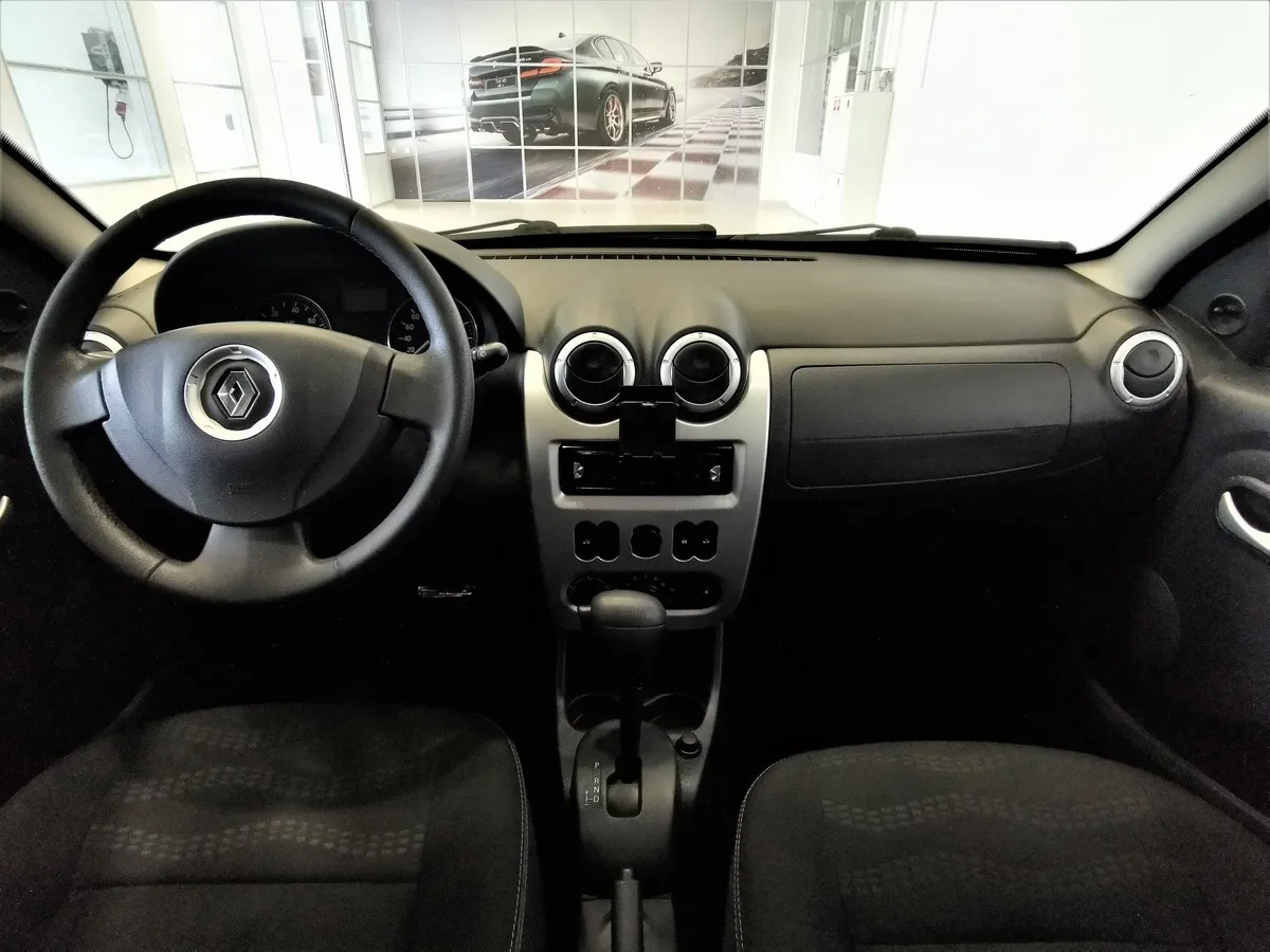 Renault Sandero 1.6 AT (103 л.с.) Stepway Красный в АВИЛОН. Слайд №12