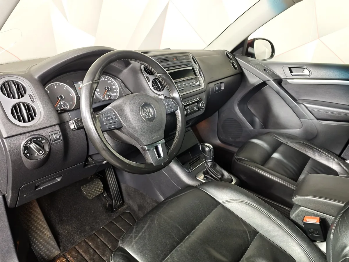Volkswagen Tiguan 2.0 TDI 4Motion AT (140 л.с.) Sport&Style Красный в АВИЛОН. Слайд №19