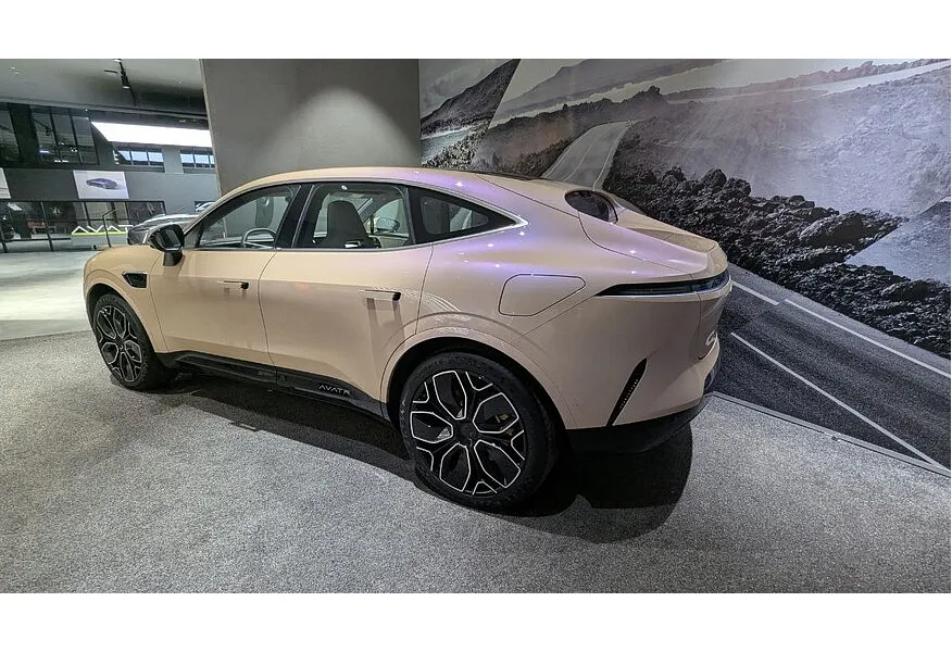 Avatr 11 116 kWh 4WD (578 л.с.) 5 мест Бежевый в АВИЛОН. Слайд №4