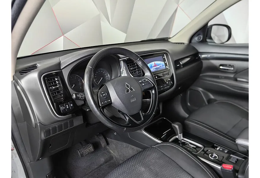 Mitsubishi Outlander 2.0 CVT 4WD (146 л.с.) Серебристый в АВИЛОН. Слайд №19