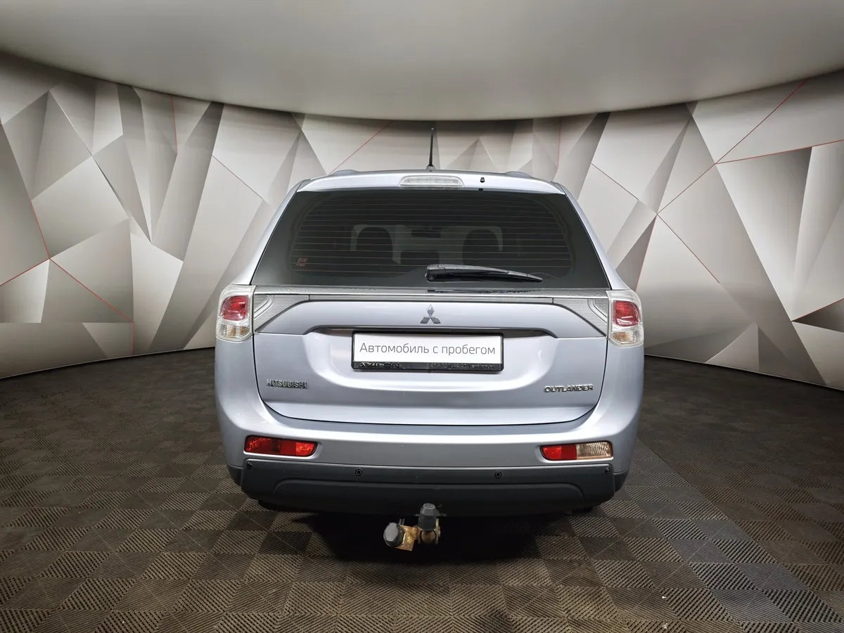 Mitsubishi Outlander 2.0 CVT (146 л.с.) Invite Серебристый в АВИЛОН. Слайд №8