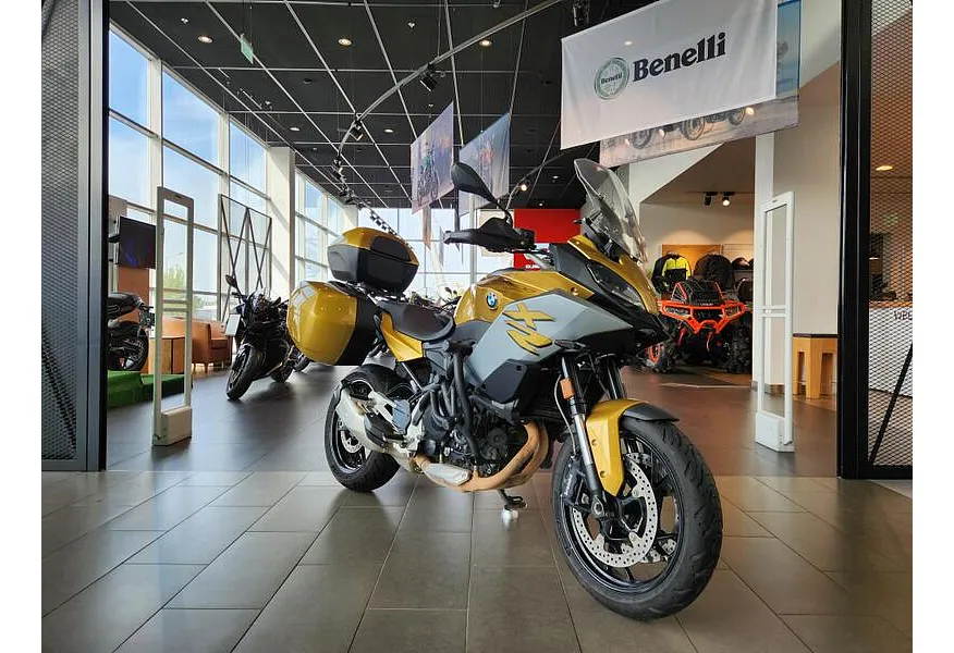 LIVE. Слайд №2