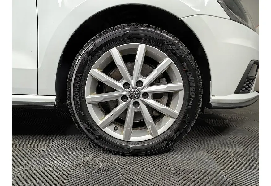 Volkswagen Polo 1.6 MPI AT (110 л.с.) Drive Белый в АВИЛОН. Слайд №9