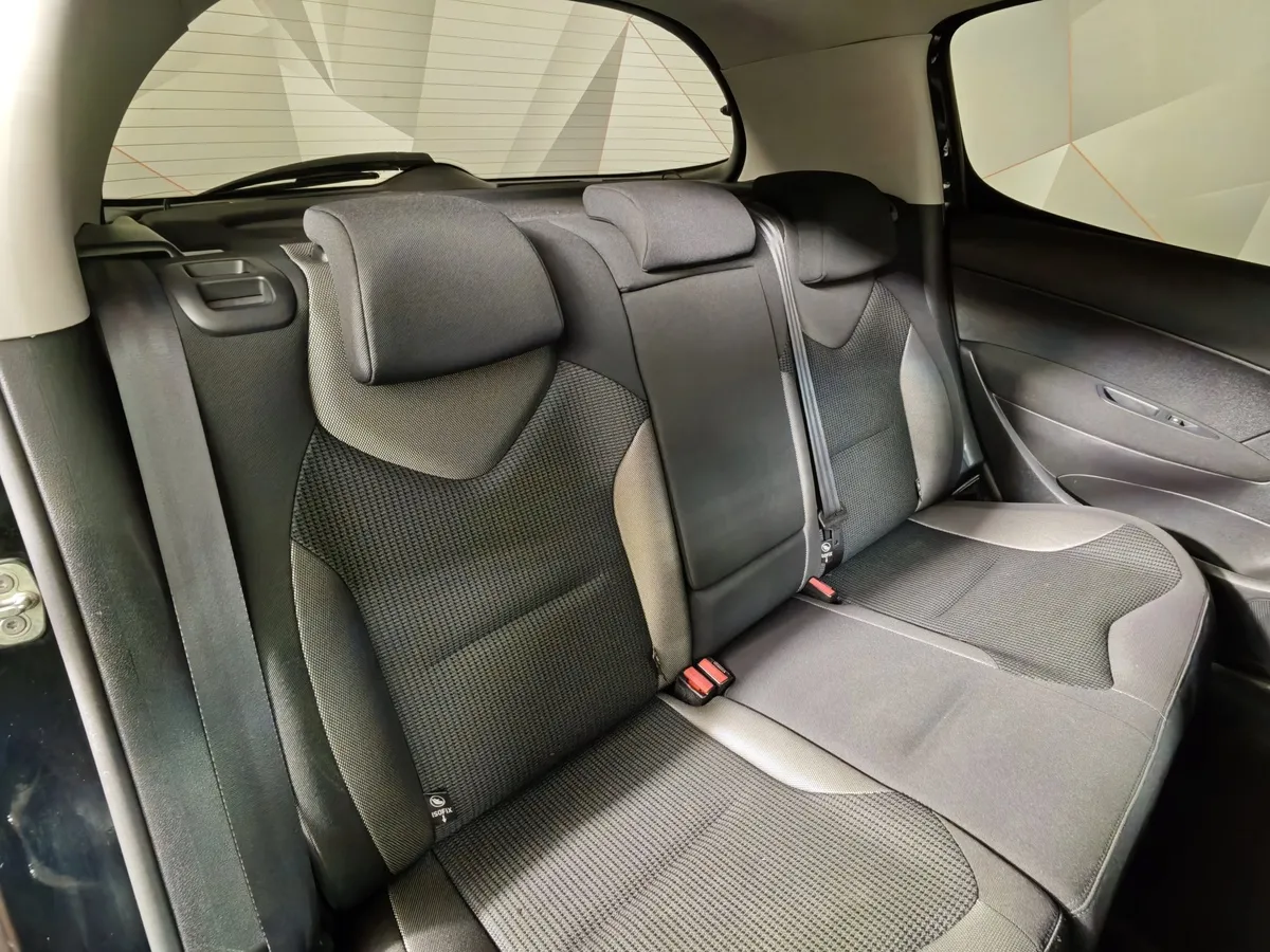 Peugeot 308 1.6 VTi AT (120 л.с.) Черный в АВИЛОН. Слайд №16