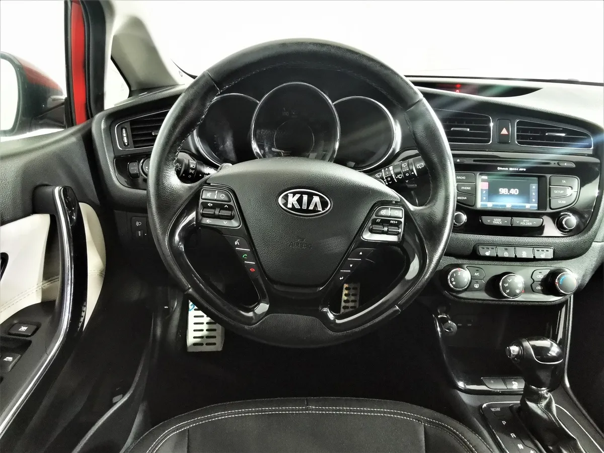 Kia Ceed 1.6 AT (129 л.с.) Luxe Красный в АВИЛОН. Слайд №19