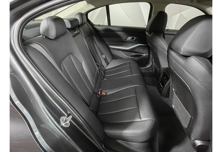 BMW 3 серия 318d Steptronic (150 л.с.) Серый в АВИЛОН. Слайд №14