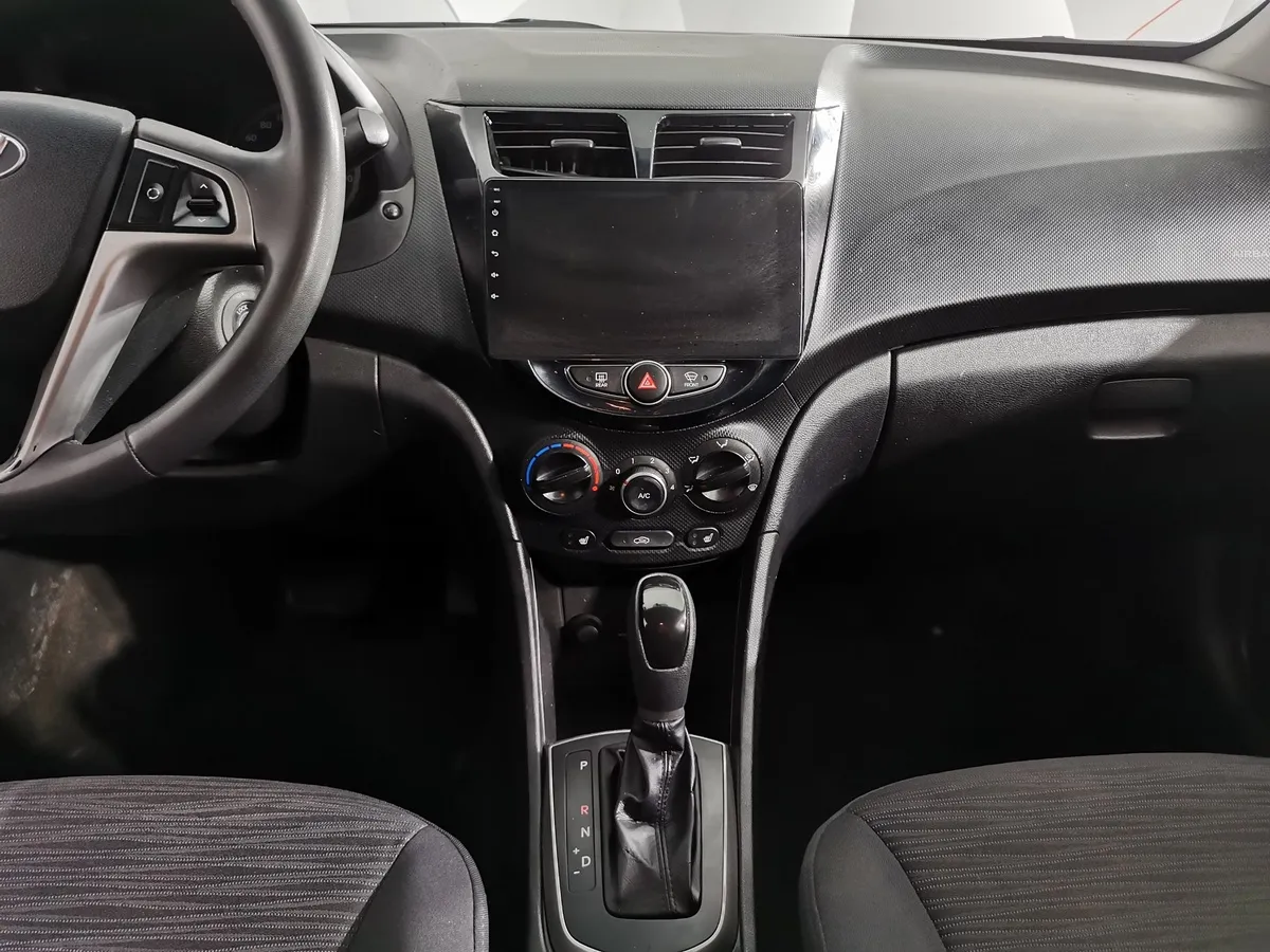 Hyundai Solaris 1.6 AT (123 л.с.) Comfort Серебристый в АВИЛОН. Слайд №15