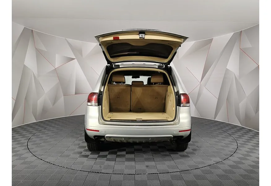 АВИЛОН - Volkswagen Touareg 2.5 TDI Tiptronic (174 л.с.) R Line Серебристый - slide 17