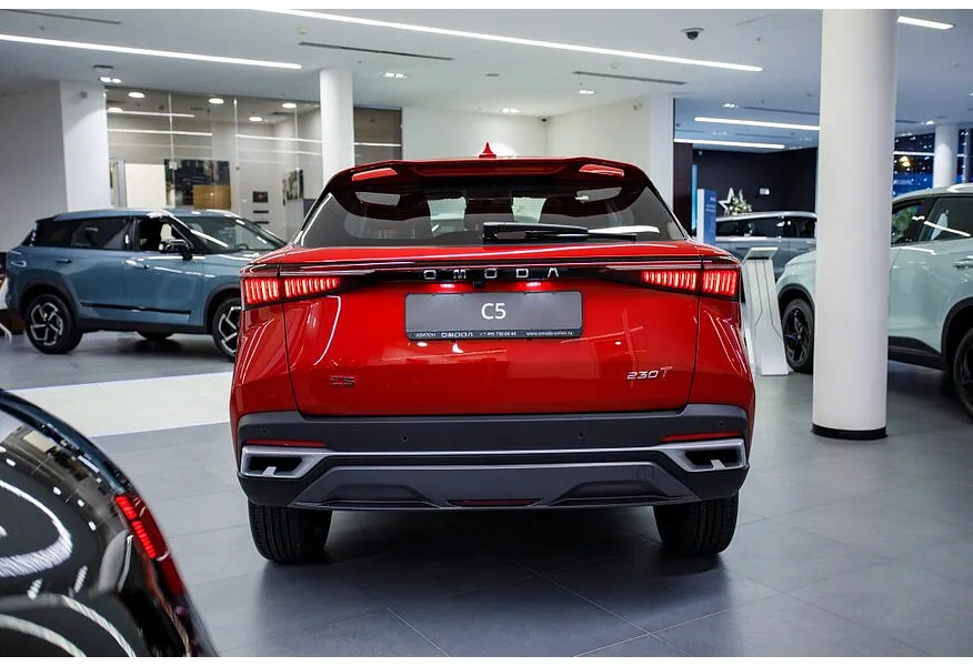 Omoda C5 1.6T DCT 4WD (150 л.с.) Supreme Красный в АВИЛОН. Слайд №5