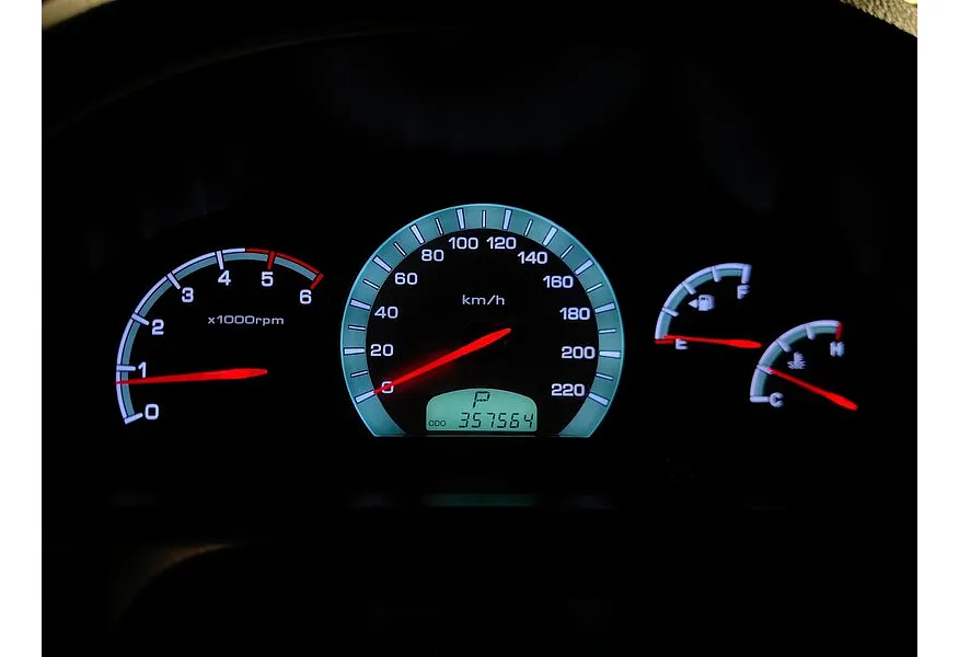 SsangYong Rexton 2.7 Xdi AT AWD (165 л.с.) Серебристый в АВИЛОН. Слайд №16