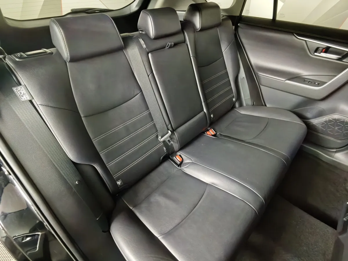 Toyota RAV4 2.0i CVT AWD (149 л.с.) Люкс Черный в АВИЛОН. Слайд №17