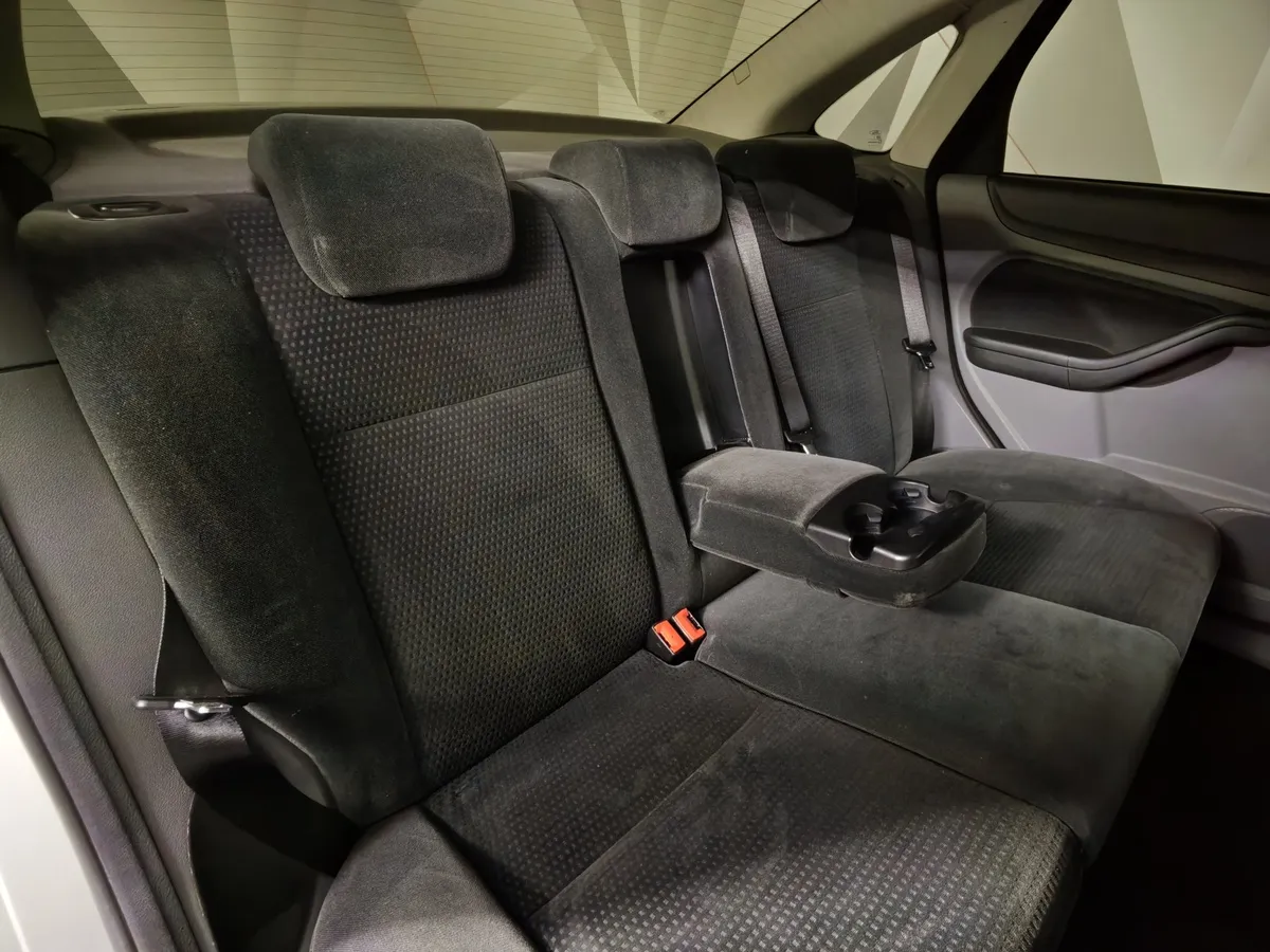 Ford Focus 2.0 AT (145 л.с.) Серебристый в АВИЛОН. Слайд №17