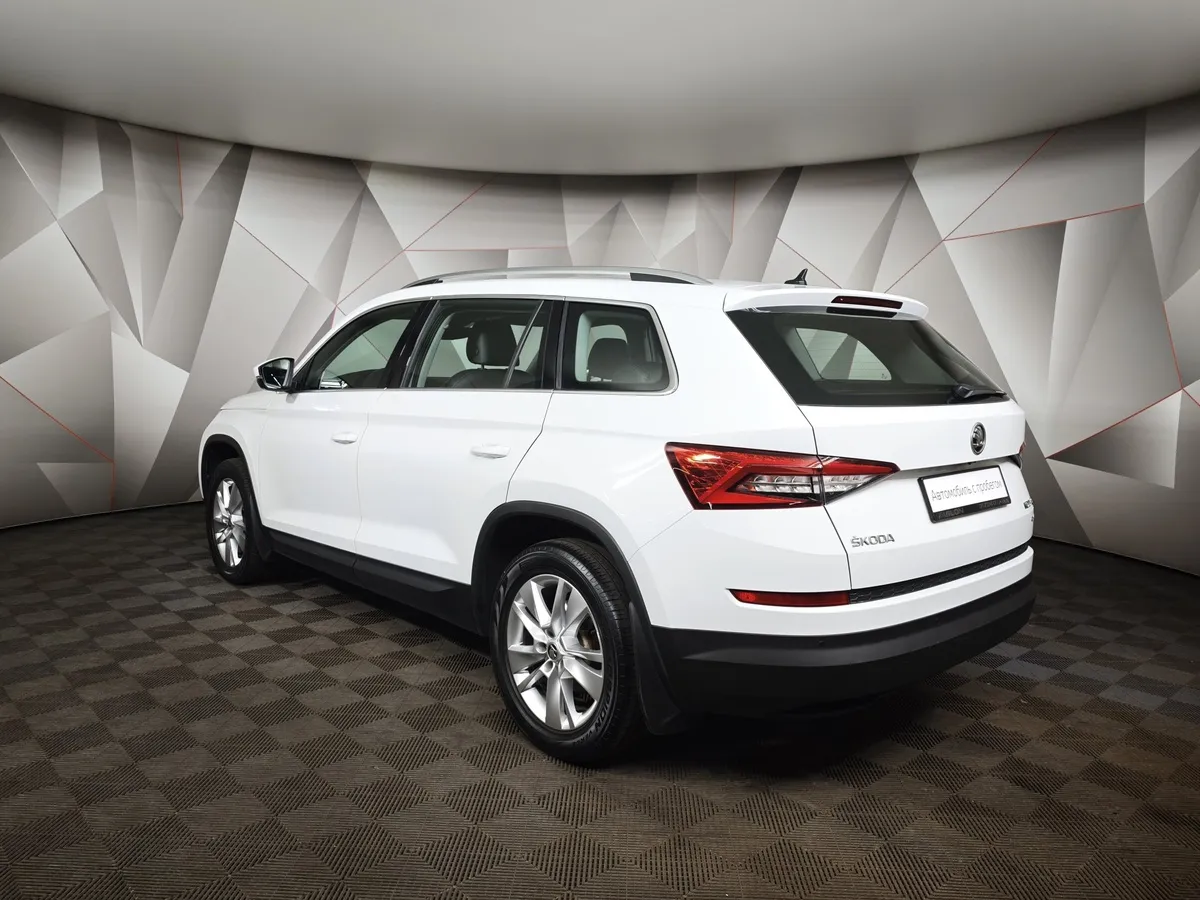 Skoda Kodiaq 2.0 TSI DSG 4X4 (180 л.с.) Белый в АВИЛОН. Слайд №4