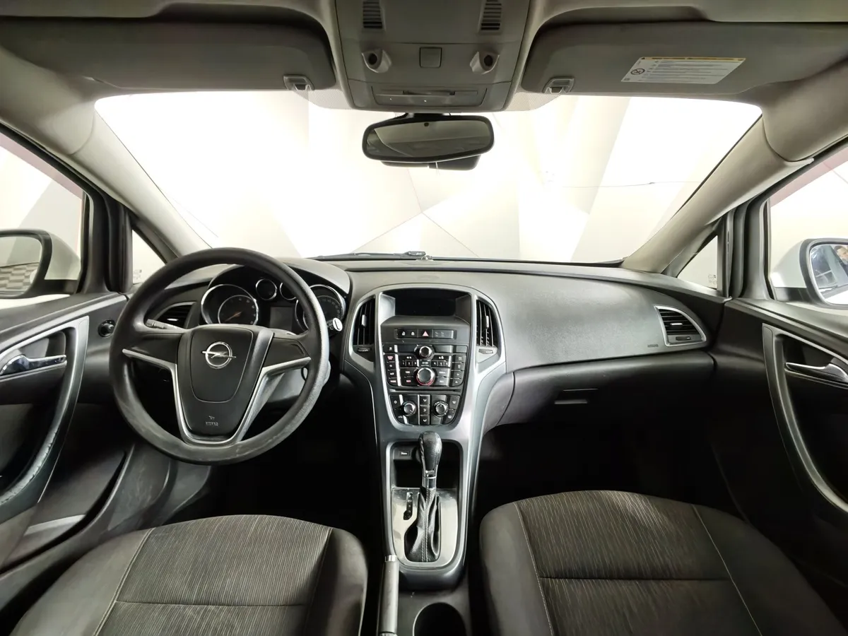 Opel Astra 1.6 AT (115 л.с.) Белый в АВИЛОН. Слайд №11