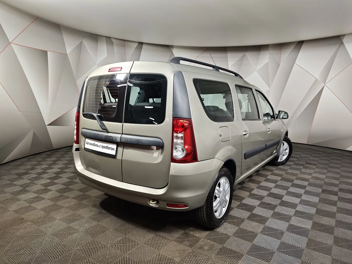 ВАЗ (Lada) Largus 1.6 MT 16 кл (5 мест) (105 л.с.) Бежевый в АВИЛОН. Слайд №2