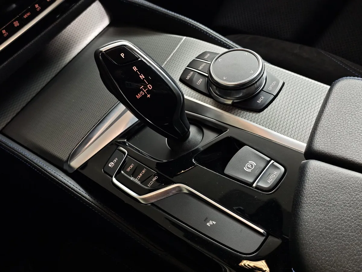 BMW 5 серия 530i xDrive Steptronic (249 л.с.) M Sport Plus Серый в АВИЛОН. Слайд №19